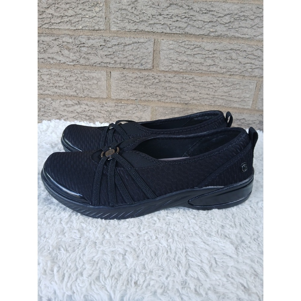 BZees Women's Niche Black Comfort Shoes Overlay Stretch Straps Logo Sz 7.5W